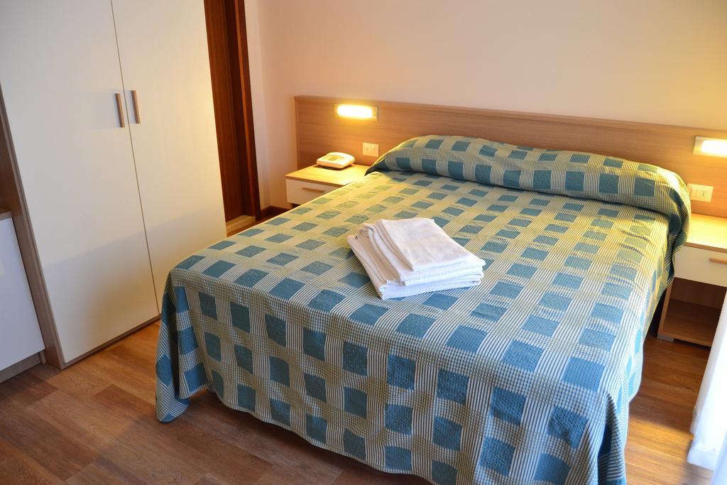 Hotel Midi Lido di Jesolo Exteriör bild